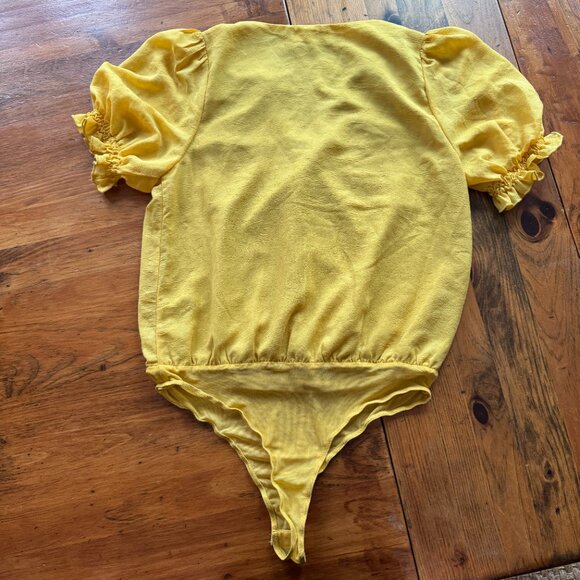 NWOT All In Favor Golden Yellow Cross Front Bodysuit Blouse Sz M - Picture 6 of 6